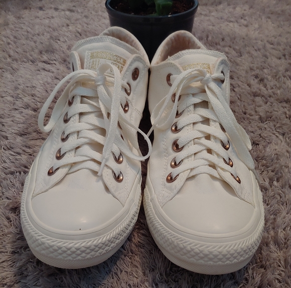 Converse - Picture 9 of 10